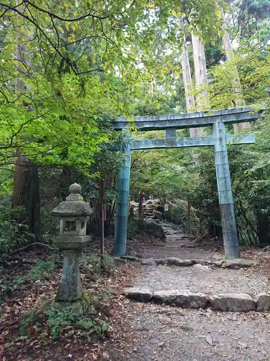 砥鹿神社(奥宮)の鳥居