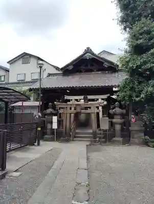 被官稲荷神社の鳥居