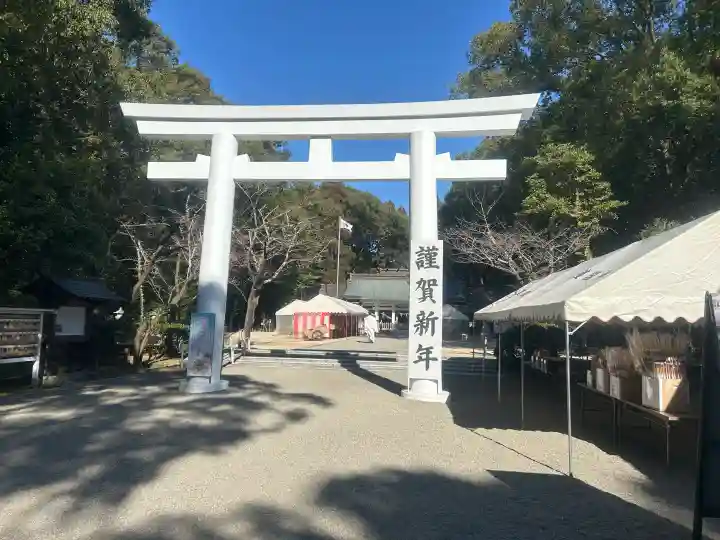 宮崎神宮の{uncategorized: "未分類", other: "その他", undefined: "問題あり", building: "その他建物", grave: "お墓", sacred_gate: "鳥居", guardian: "狛犬", statue: "像", buddha: "仏像", history: "歴史", nature: "自然", garden: "庭園", animal: "動物", pagoda: "塔", temizu: "手水舎", mountain_gate: "山門・神門", sanctuary: "本殿・本堂", subordinate: "末社・摂社", art: "芸術", scenery: "景色", jizo: "地蔵", ema: "絵馬", goshuin: "御朱印", omikuji: "おみくじ", items: "授与品その他", amulet: "お守り", goshuincho: "御朱印帳", eats: "食事", festival: "お祭り", votive_dance: "神楽", shichigosan: "七五三参", wedding: "結婚式", experience: "体験その他", initially: "初詣", around: "周辺", anti_infection: "感染症対策"}