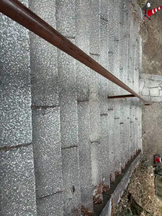 日吉東照宮(日吉大社末社)の{uncategorized: "未分類", other: "その他", undefined: "問題あり", building: "その他建物", grave: "お墓", sacred_gate: "鳥居", guardian: "狛犬", statue: "像", buddha: "仏像", history: "歴史", nature: "自然", garden: "庭園", animal: "動物", pagoda: "塔", temizu: "手水舎", mountain_gate: "山門・神門", sanctuary: "本殿・本堂", subordinate: "末社・摂社", art: "芸術", scenery: "景色", jizo: "地蔵", ema: "絵馬", goshuin: "御朱印", omikuji: "おみくじ", items: "授与品その他", amulet: "お守り", goshuincho: "御朱印帳", eats: "食事", festival: "お祭り", votive_dance: "神楽", shichigosan: "七五三参", wedding: "結婚式", experience: "体験その他", initially: "初詣", around: "周辺", anti_infection: "感染症対策"}