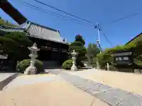 光明寺の{uncategorized: "未分類", other: "その他", undefined: "問題あり", building: "その他建物", grave: "お墓", sacred_gate: "鳥居", guardian: "狛犬", statue: "像", buddha: "仏像", history: "歴史", nature: "自然", garden: "庭園", animal: "動物", pagoda: "塔", temizu: "手水舎", mountain_gate: "山門・神門", sanctuary: "本殿・本堂", subordinate: "末社・摂社", art: "芸術", scenery: "景色", jizo: "地蔵", ema: "絵馬", goshuin: "御朱印", omikuji: "おみくじ", items: "授与品その他", amulet: "お守り", goshuincho: "御朱印帳", eats: "食事", festival: "お祭り", votive_dance: "神楽", shichigosan: "七五三参", wedding: "結婚式", experience: "体験その他", initially: "初詣", around: "周辺", anti_infection: "感染症対策"}