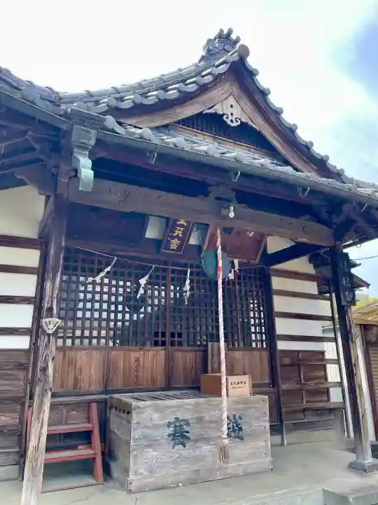 熊谷聖天宮の{uncategorized: "未分類", other: "その他", undefined: "問題あり", building: "その他建物", grave: "お墓", sacred_gate: "鳥居", guardian: "狛犬", statue: "像", buddha: "仏像", history: "歴史", nature: "自然", garden: "庭園", animal: "動物", pagoda: "塔", temizu: "手水舎", mountain_gate: "山門・神門", sanctuary: "本殿・本堂", subordinate: "末社・摂社", art: "芸術", scenery: "景色", jizo: "地蔵", ema: "絵馬", goshuin: "御朱印", omikuji: "おみくじ", items: "授与品その他", amulet: "お守り", goshuincho: "御朱印帳", eats: "食事", festival: "お祭り", votive_dance: "神楽", shichigosan: "七五三参", wedding: "結婚式", experience: "体験その他", initially: "初詣", around: "周辺", anti_infection: "感染症対策"}