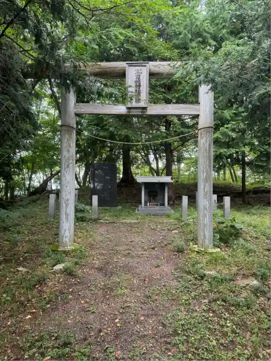 軍刀利神社元社(山梨県)