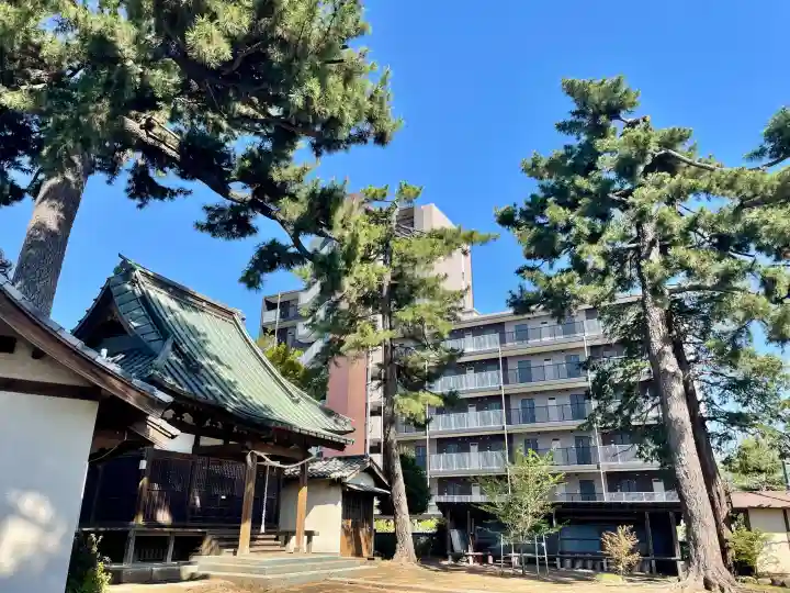 東伏見氷川神社の{uncategorized: "未分類", other: "その他", undefined: "問題あり", building: "その他建物", grave: "お墓", sacred_gate: "鳥居", guardian: "狛犬", statue: "像", buddha: "仏像", history: "歴史", nature: "自然", garden: "庭園", animal: "動物", pagoda: "塔", temizu: "手水舎", mountain_gate: "山門・神門", sanctuary: "本殿・本堂", subordinate: "末社・摂社", art: "芸術", scenery: "景色", jizo: "地蔵", ema: "絵馬", goshuin: "御朱印", omikuji: "おみくじ", items: "授与品その他", amulet: "お守り", goshuincho: "御朱印帳", eats: "食事", festival: "お祭り", votive_dance: "神楽", shichigosan: "七五三参", wedding: "結婚式", experience: "体験その他", initially: "初詣", around: "周辺", anti_infection: "感染症対策"}