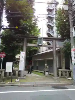 銀杏岡八幡神社の鳥居
