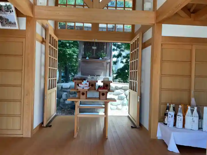 西八龍社の本殿・本堂