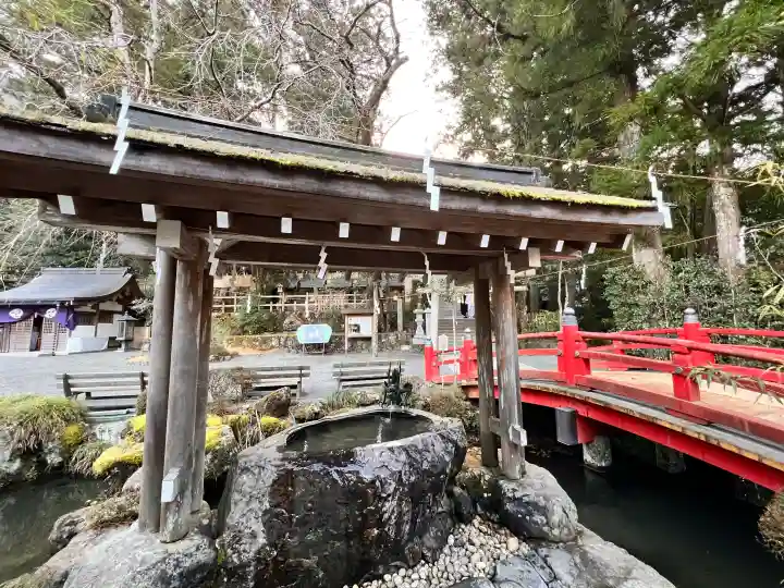 天河大辨財天社の{uncategorized: "未分類", other: "その他", undefined: "問題あり", building: "その他建物", grave: "お墓", sacred_gate: "鳥居", guardian: "狛犬", statue: "像", buddha: "仏像", history: "歴史", nature: "自然", garden: "庭園", animal: "動物", pagoda: "塔", temizu: "手水舎", mountain_gate: "山門・神門", sanctuary: "本殿・本堂", subordinate: "末社・摂社", art: "芸術", scenery: "景色", jizo: "地蔵", ema: "絵馬", goshuin: "御朱印", omikuji: "おみくじ", items: "授与品その他", amulet: "お守り", goshuincho: "御朱印帳", eats: "食事", festival: "お祭り", votive_dance: "神楽", shichigosan: "七五三参", wedding: "結婚式", experience: "体験その他", initially: "初詣", around: "周辺", anti_infection: "感染症対策"}