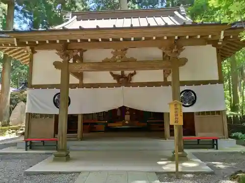 御岩神社の本殿・本堂