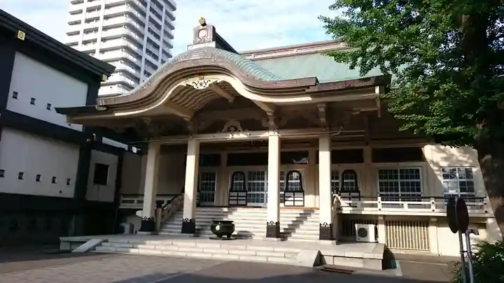 中央寺の本殿・本堂