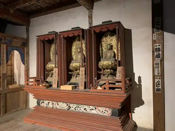 成身院 百体観音堂(さざえ堂)(埼玉県)