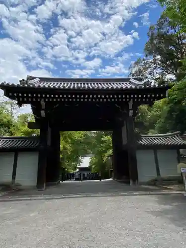 御寺 泉涌寺の山門・神門