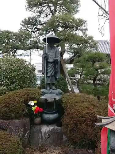 龍華寺の像