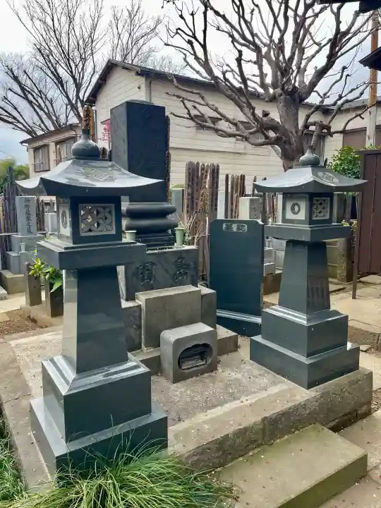 長運寺の{uncategorized: "未分類", other: "その他", undefined: "問題あり", building: "その他建物", grave: "お墓", sacred_gate: "鳥居", guardian: "狛犬", statue: "像", buddha: "仏像", history: "歴史", nature: "自然", garden: "庭園", animal: "動物", pagoda: "塔", temizu: "手水舎", mountain_gate: "山門・神門", sanctuary: "本殿・本堂", subordinate: "末社・摂社", art: "芸術", scenery: "景色", jizo: "地蔵", ema: "絵馬", goshuin: "御朱印", omikuji: "おみくじ", items: "授与品その他", amulet: "お守り", goshuincho: "御朱印帳", eats: "食事", festival: "お祭り", votive_dance: "神楽", shichigosan: "七五三参", wedding: "結婚式", experience: "体験その他", initially: "初詣", around: "周辺", anti_infection: "感染症対策"}