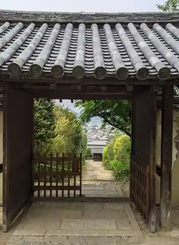 白毫寺の山門