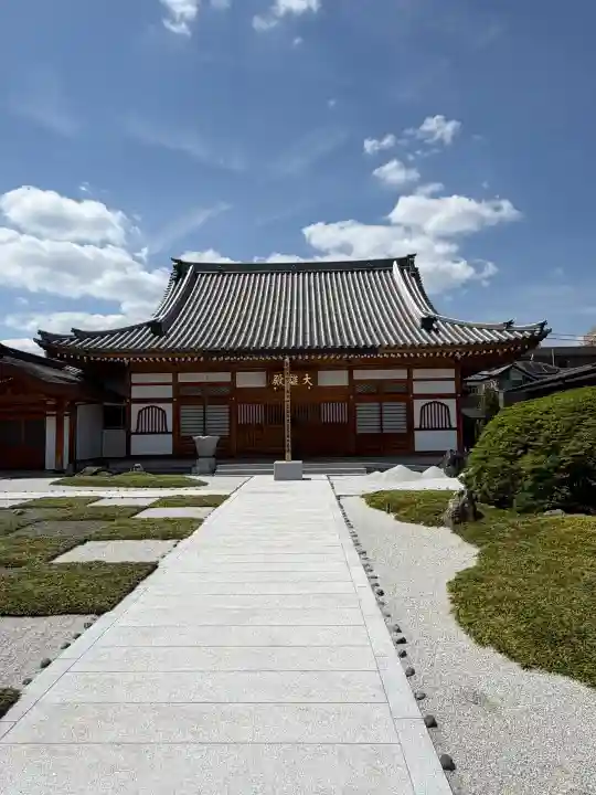 源正寺の{uncategorized: "未分類", other: "その他", undefined: "問題あり", building: "その他建物", grave: "お墓", sacred_gate: "鳥居", guardian: "狛犬", statue: "像", buddha: "仏像", history: "歴史", nature: "自然", garden: "庭園", animal: "動物", pagoda: "塔", temizu: "手水舎", mountain_gate: "山門・神門", sanctuary: "本殿・本堂", subordinate: "末社・摂社", art: "芸術", scenery: "景色", jizo: "地蔵", ema: "絵馬", goshuin: "御朱印", omikuji: "おみくじ", items: "授与品その他", amulet: "お守り", goshuincho: "御朱印帳", eats: "食事", festival: "お祭り", votive_dance: "神楽", shichigosan: "七五三参", wedding: "結婚式", experience: "体験その他", initially: "初詣", around: "周辺", anti_infection: "感染症対策"}