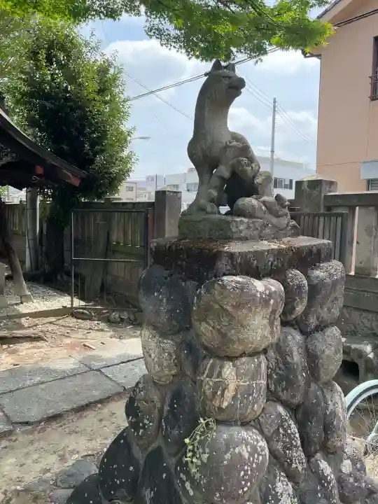 伊奈利神社の{uncategorized: "未分類", other: "その他", undefined: "問題あり", building: "その他建物", grave: "お墓", sacred_gate: "鳥居", guardian: "狛犬", statue: "像", buddha: "仏像", history: "歴史", nature: "自然", garden: "庭園", animal: "動物", pagoda: "塔", temizu: "手水舎", mountain_gate: "山門・神門", sanctuary: "本殿・本堂", subordinate: "末社・摂社", art: "芸術", scenery: "景色", jizo: "地蔵", ema: "絵馬", goshuin: "御朱印", omikuji: "おみくじ", items: "授与品その他", amulet: "お守り", goshuincho: "御朱印帳", eats: "食事", festival: "お祭り", votive_dance: "神楽", shichigosan: "七五三参", wedding: "結婚式", experience: "体験その他", initially: "初詣", around: "周辺", anti_infection: "感染症対策"}