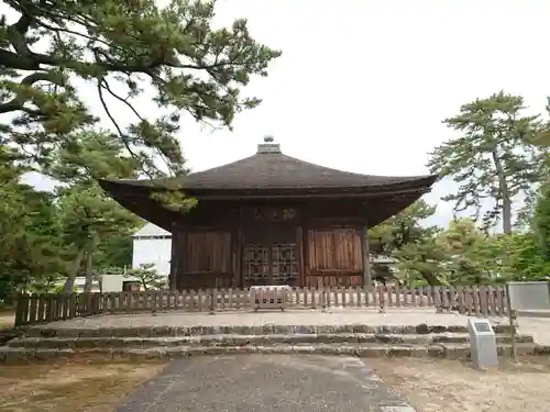 実相寺の本殿・本堂