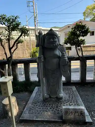 五所神社の{uncategorized: "未分類", other: "その他", undefined: "問題あり", building: "その他建物", grave: "お墓", sacred_gate: "鳥居", guardian: "狛犬", statue: "像", buddha: "仏像", history: "歴史", nature: "自然", garden: "庭園", animal: "動物", pagoda: "塔", temizu: "手水舎", mountain_gate: "山門・神門", sanctuary: "本殿・本堂", subordinate: "末社・摂社", art: "芸術", scenery: "景色", jizo: "地蔵", ema: "絵馬", goshuin: "御朱印", omikuji: "おみくじ", items: "授与品その他", amulet: "お守り", goshuincho: "御朱印帳", eats: "食事", festival: "お祭り", votive_dance: "神楽", shichigosan: "七五三参", wedding: "結婚式", experience: "体験その他", initially: "初詣", around: "周辺", anti_infection: "感染症対策"}