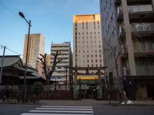 柳森神社の{uncategorized: "未分類", other: "その他", undefined: "問題あり", building: "その他建物", grave: "お墓", sacred_gate: "鳥居", guardian: "狛犬", statue: "像", buddha: "仏像", history: "歴史", nature: "自然", garden: "庭園", animal: "動物", pagoda: "塔", temizu: "手水舎", mountain_gate: "山門・神門", sanctuary: "本殿・本堂", subordinate: "末社・摂社", art: "芸術", scenery: "景色", jizo: "地蔵", ema: "絵馬", goshuin: "御朱印", omikuji: "おみくじ", items: "授与品その他", amulet: "お守り", goshuincho: "御朱印帳", eats: "食事", festival: "お祭り", votive_dance: "神楽", shichigosan: "七五三参", wedding: "結婚式", experience: "体験その他", initially: "初詣", around: "周辺", anti_infection: "感染症対策"}
