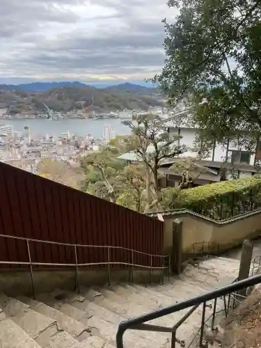 千光寺の{uncategorized: "未分類", other: "その他", undefined: "問題あり", building: "その他建物", grave: "お墓", sacred_gate: "鳥居", guardian: "狛犬", statue: "像", buddha: "仏像", history: "歴史", nature: "自然", garden: "庭園", animal: "動物", pagoda: "塔", temizu: "手水舎", mountain_gate: "山門・神門", sanctuary: "本殿・本堂", subordinate: "末社・摂社", art: "芸術", scenery: "景色", jizo: "地蔵", ema: "絵馬", goshuin: "御朱印", omikuji: "おみくじ", items: "授与品その他", amulet: "お守り", goshuincho: "御朱印帳", eats: "食事", festival: "お祭り", votive_dance: "神楽", shichigosan: "七五三参", wedding: "結婚式", experience: "体験その他", initially: "初詣", around: "周辺", anti_infection: "感染症対策"}