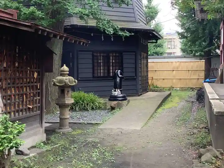 金山神社(若宮八幡宮境内社)のその他建物