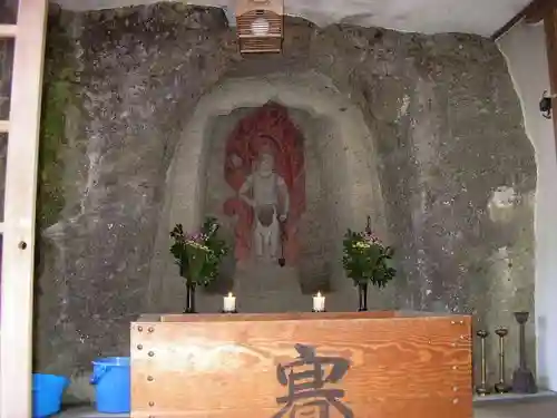 羅漢寺の本殿・本堂