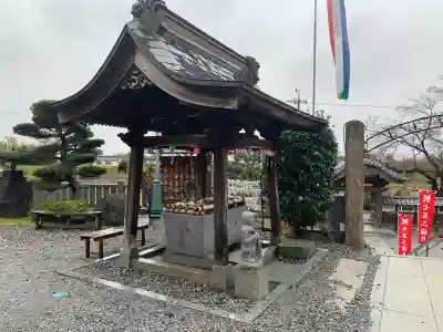寺岡山元三大師の手水舎