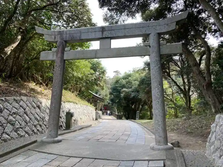 白兎神社の{uncategorized: "未分類", other: "その他", undefined: "問題あり", building: "その他建物", grave: "お墓", sacred_gate: "鳥居", guardian: "狛犬", statue: "像", buddha: "仏像", history: "歴史", nature: "自然", garden: "庭園", animal: "動物", pagoda: "塔", temizu: "手水舎", mountain_gate: "山門・神門", sanctuary: "本殿・本堂", subordinate: "末社・摂社", art: "芸術", scenery: "景色", jizo: "地蔵", ema: "絵馬", goshuin: "御朱印", omikuji: "おみくじ", items: "授与品その他", amulet: "お守り", goshuincho: "御朱印帳", eats: "食事", festival: "お祭り", votive_dance: "神楽", shichigosan: "七五三参", wedding: "結婚式", experience: "体験その他", initially: "初詣", around: "周辺", anti_infection: "感染症対策"}