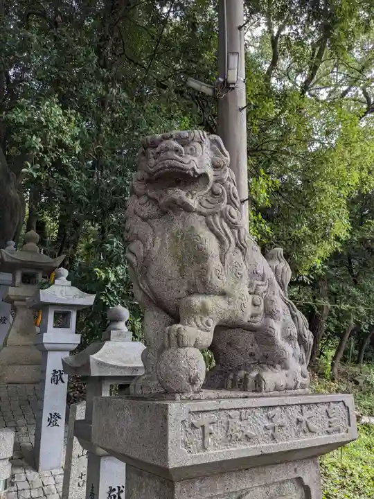 白山神社(二子町)の狛犬