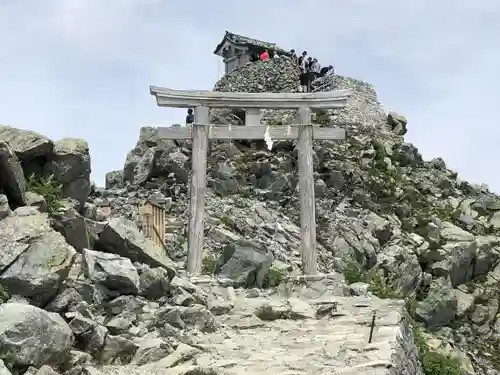 雄山神社峰本社の鳥居