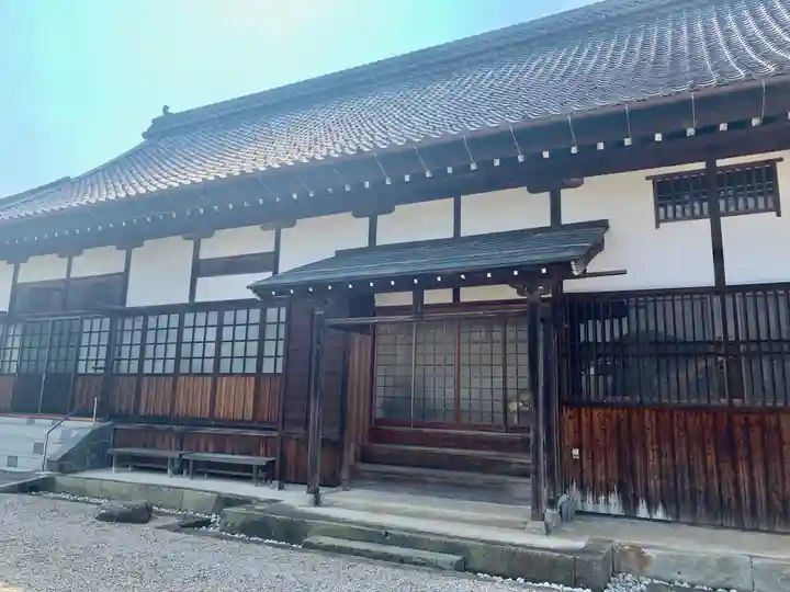 西方寺の本殿・本堂