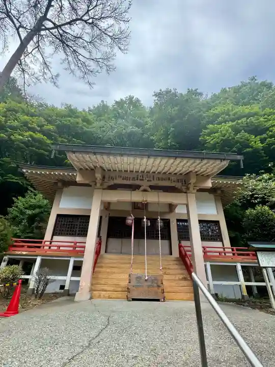 藤原町護国神社の{uncategorized: "未分類", other: "その他", undefined: "問題あり", building: "その他建物", grave: "お墓", sacred_gate: "鳥居", guardian: "狛犬", statue: "像", buddha: "仏像", history: "歴史", nature: "自然", garden: "庭園", animal: "動物", pagoda: "塔", temizu: "手水舎", mountain_gate: "山門・神門", sanctuary: "本殿・本堂", subordinate: "末社・摂社", art: "芸術", scenery: "景色", jizo: "地蔵", ema: "絵馬", goshuin: "御朱印", omikuji: "おみくじ", items: "授与品その他", amulet: "お守り", goshuincho: "御朱印帳", eats: "食事", festival: "お祭り", votive_dance: "神楽", shichigosan: "七五三参", wedding: "結婚式", experience: "体験その他", initially: "初詣", around: "周辺", anti_infection: "感染症対策"}