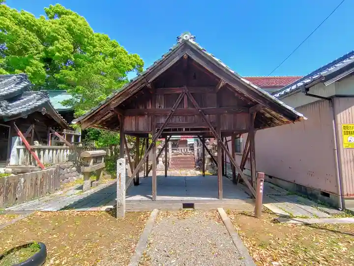 津嶋神社(萩原町西御堂)の本殿・本堂