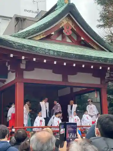 浅草神社の{uncategorized: "未分類", other: "その他", undefined: "問題あり", building: "その他建物", grave: "お墓", sacred_gate: "鳥居", guardian: "狛犬", statue: "像", buddha: "仏像", history: "歴史", nature: "自然", garden: "庭園", animal: "動物", pagoda: "塔", temizu: "手水舎", mountain_gate: "山門・神門", sanctuary: "本殿・本堂", subordinate: "末社・摂社", art: "芸術", scenery: "景色", jizo: "地蔵", ema: "絵馬", goshuin: "御朱印", omikuji: "おみくじ", items: "授与品その他", amulet: "お守り", goshuincho: "御朱印帳", eats: "食事", festival: "お祭り", votive_dance: "神楽", shichigosan: "七五三参", wedding: "結婚式", experience: "体験その他", initially: "初詣", around: "周辺", anti_infection: "感染症対策"}