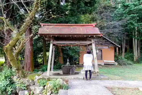 伊富岐神社の手水舎