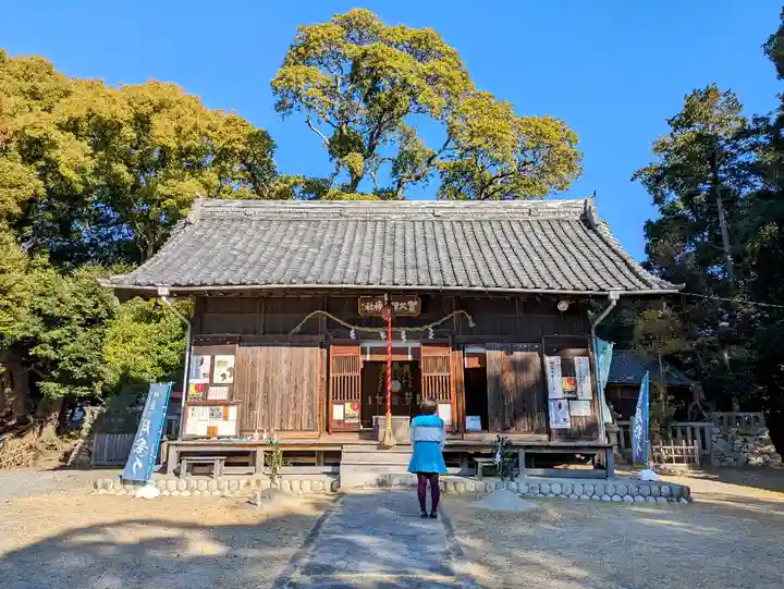 賀久留神社の本殿・本堂
