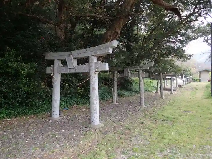 雷命神社の鳥居