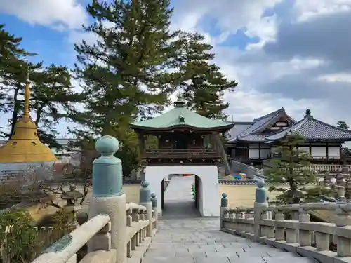 善通寺の山門・神門