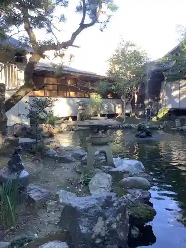 若宮神明社の庭園