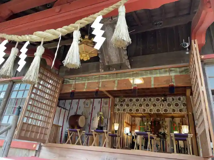 鶴峯八幡宮の本殿・本堂