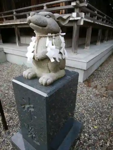 湯倉神社の狛犬