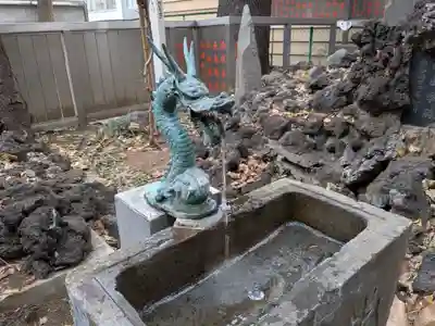 花園神社の手水舎