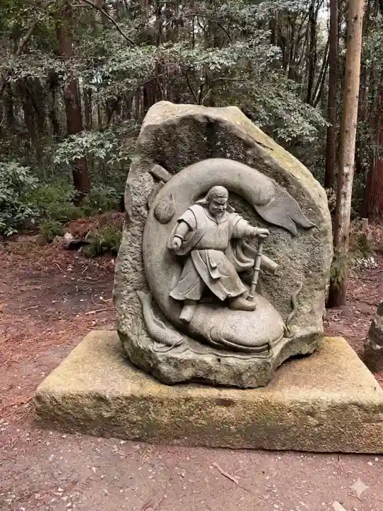 鹿島神宮の{uncategorized: "未分類", other: "その他", undefined: "問題あり", building: "その他建物", grave: "お墓", sacred_gate: "鳥居", guardian: "狛犬", statue: "像", buddha: "仏像", history: "歴史", nature: "自然", garden: "庭園", animal: "動物", pagoda: "塔", temizu: "手水舎", mountain_gate: "山門・神門", sanctuary: "本殿・本堂", subordinate: "末社・摂社", art: "芸術", scenery: "景色", jizo: "地蔵", ema: "絵馬", goshuin: "御朱印", omikuji: "おみくじ", items: "授与品その他", amulet: "お守り", goshuincho: "御朱印帳", eats: "食事", festival: "お祭り", votive_dance: "神楽", shichigosan: "七五三参", wedding: "結婚式", experience: "体験その他", initially: "初詣", around: "周辺", anti_infection: "感染症対策"}