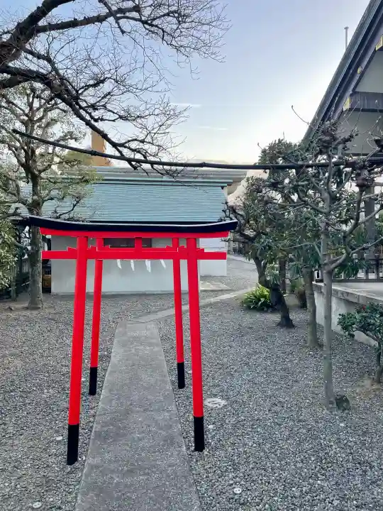 熊野神社の{uncategorized: "未分類", other: "その他", undefined: "問題あり", building: "その他建物", grave: "お墓", sacred_gate: "鳥居", guardian: "狛犬", statue: "像", buddha: "仏像", history: "歴史", nature: "自然", garden: "庭園", animal: "動物", pagoda: "塔", temizu: "手水舎", mountain_gate: "山門・神門", sanctuary: "本殿・本堂", subordinate: "末社・摂社", art: "芸術", scenery: "景色", jizo: "地蔵", ema: "絵馬", goshuin: "御朱印", omikuji: "おみくじ", items: "授与品その他", amulet: "お守り", goshuincho: "御朱印帳", eats: "食事", festival: "お祭り", votive_dance: "神楽", shichigosan: "七五三参", wedding: "結婚式", experience: "体験その他", initially: "初詣", around: "周辺", anti_infection: "感染症対策"}
