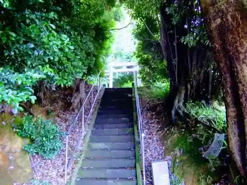 新作八幡宮のその他建物