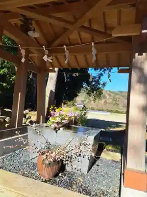 高司神社〜むすびの神の鎮まる社〜の手水舎