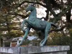 白鳥神社の像