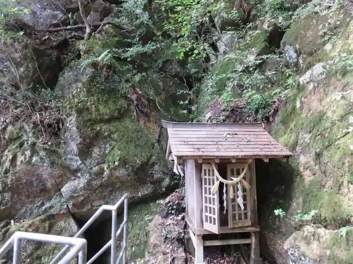 三ヶ所神社奥宮の建物その他