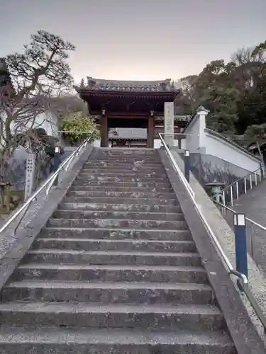 法音寺の山門