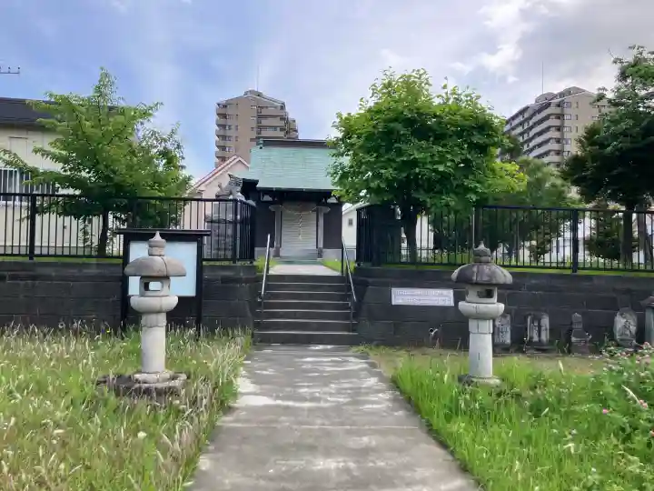 山王神社の{uncategorized: "未分類", other: "その他", undefined: "問題あり", building: "その他建物", grave: "お墓", sacred_gate: "鳥居", guardian: "狛犬", statue: "像", buddha: "仏像", history: "歴史", nature: "自然", garden: "庭園", animal: "動物", pagoda: "塔", temizu: "手水舎", mountain_gate: "山門・神門", sanctuary: "本殿・本堂", subordinate: "末社・摂社", art: "芸術", scenery: "景色", jizo: "地蔵", ema: "絵馬", goshuin: "御朱印", omikuji: "おみくじ", items: "授与品その他", amulet: "お守り", goshuincho: "御朱印帳", eats: "食事", festival: "お祭り", votive_dance: "神楽", shichigosan: "七五三参", wedding: "結婚式", experience: "体験その他", initially: "初詣", around: "周辺", anti_infection: "感染症対策"}